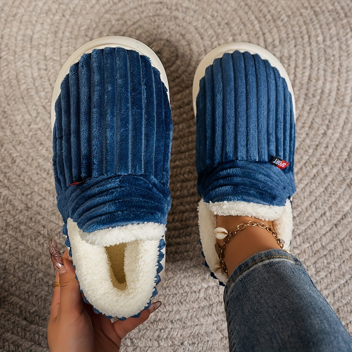 Chaussons d’hiver thermiques unis, super doux à enfiler, semelle plateforme pour la maison, confortables et chauds, avec intérieur en peluche.