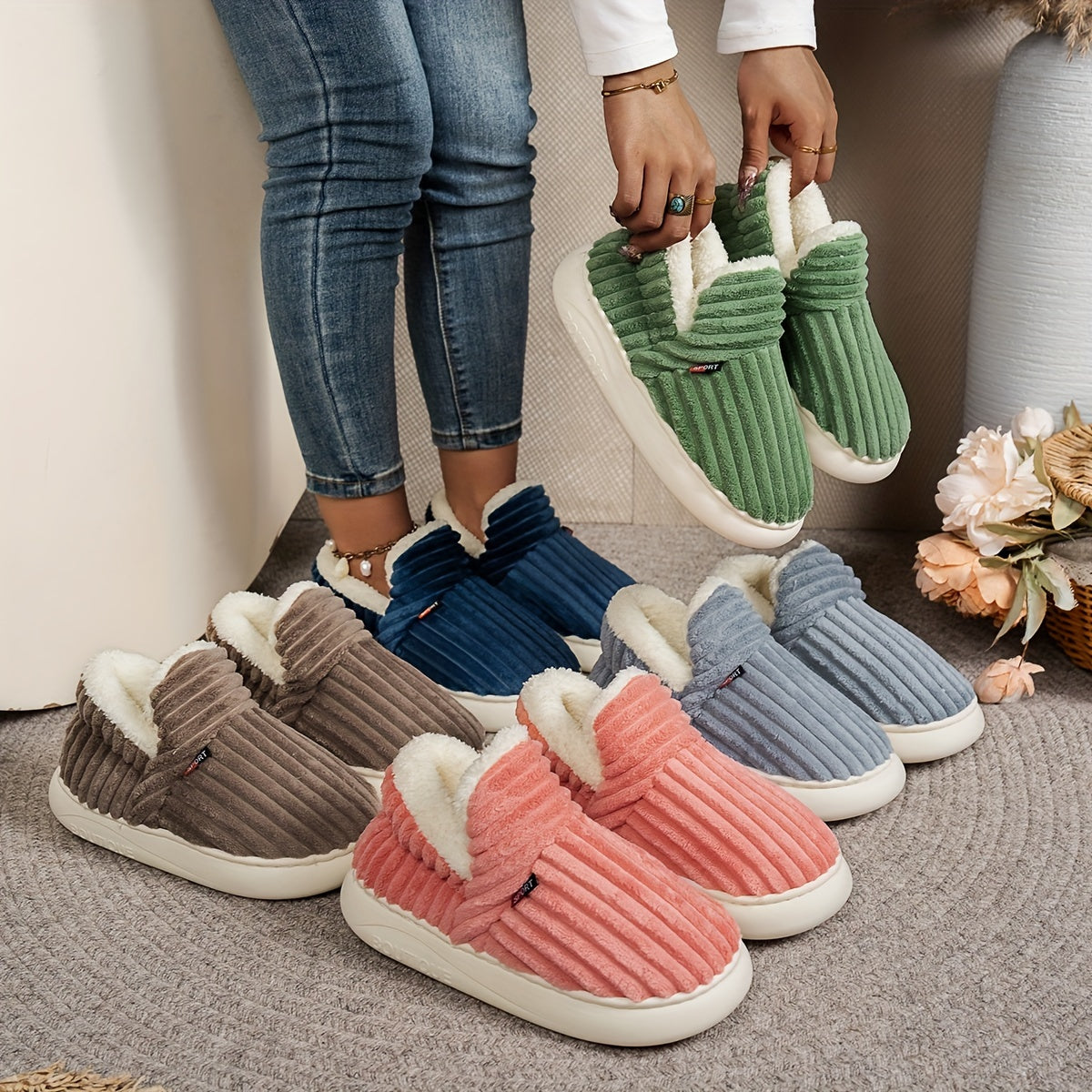 Chaussons d’hiver thermiques unis, super doux à enfiler, semelle plateforme pour la maison, confortables et chauds, avec intérieur en peluche.