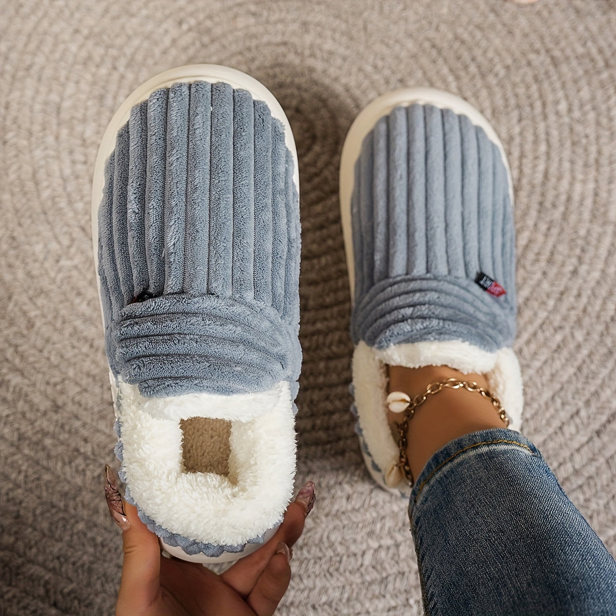 Chaussons d’hiver thermiques unis, super doux à enfiler, semelle plateforme pour la maison, confortables et chauds, avec intérieur en peluche.