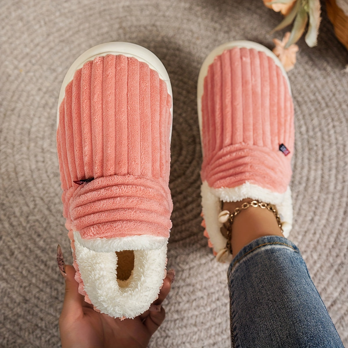 Chaussons d’hiver thermiques unis, super doux à enfiler, semelle plateforme pour la maison, confortables et chauds, avec intérieur en peluche.